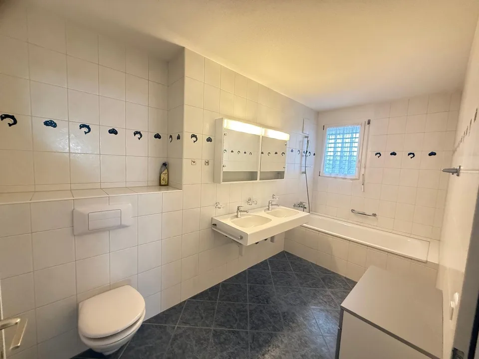 Ampio appartamento di 5,5 locali con balcone e bella vista a Obergösgen – foto 6 di 15