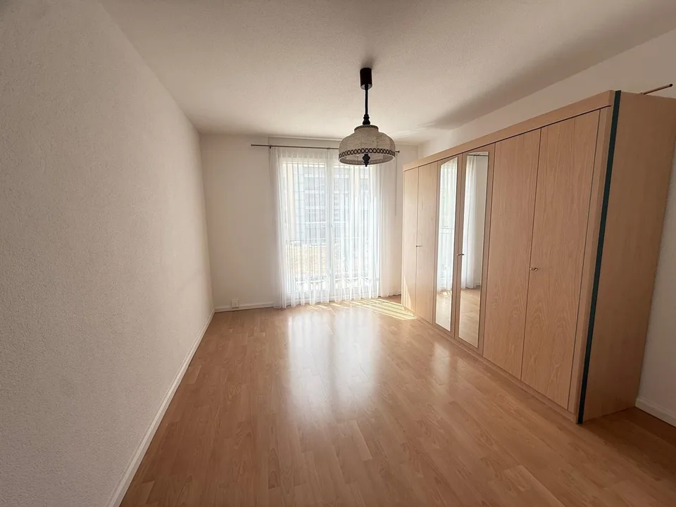 Ampio appartamento di 5,5 locali con balcone e bella vista a Obergösgen – foto 10 di 15
