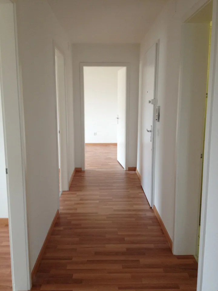 4-bedroom apartment in a quiet and family-friendly location in Brügg – photo 9 of 10