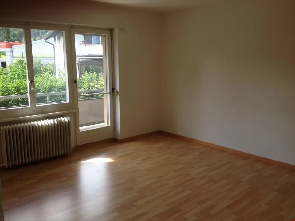 4-bedroom apartment in a quiet and family-friendly location in Brügg – photo 5 of 10