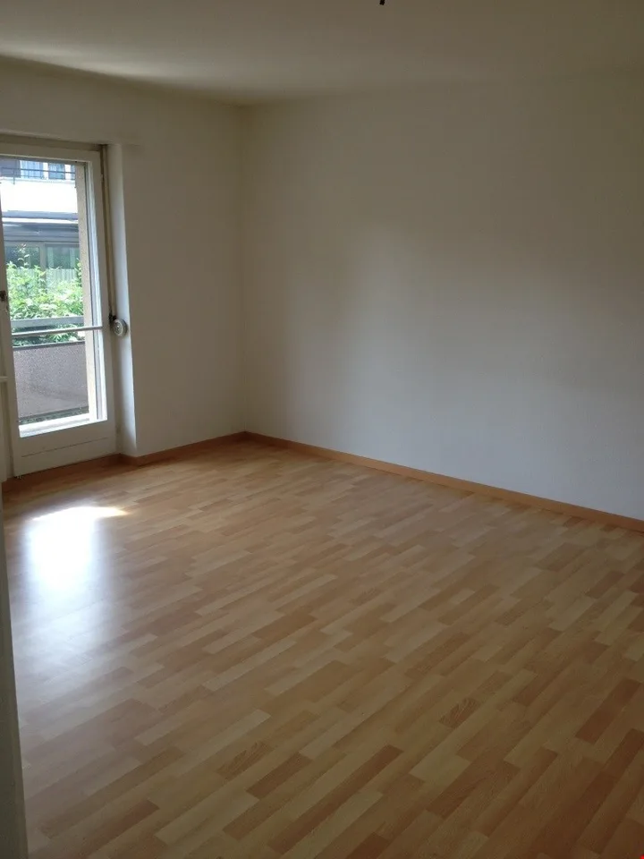 4-bedroom apartment in a quiet and family-friendly location in Brügg – photo 8 of 10