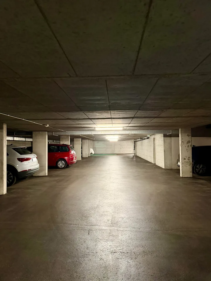 Interior parking space - Ideal location in the city center of Gland – photo 6 of 6
