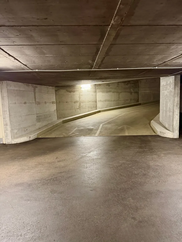 Interior parking space - Ideal location in Gland city center – photo 5 of 7
