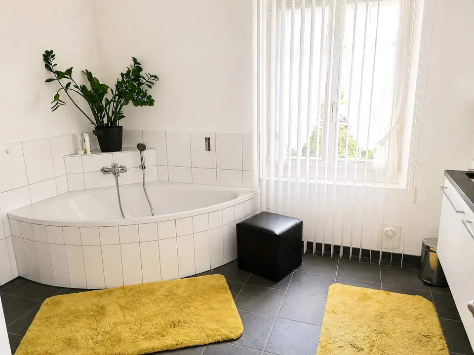 Maison de famille charmante de 5,5 pièces avec jardin, étang et coin salon idyllique