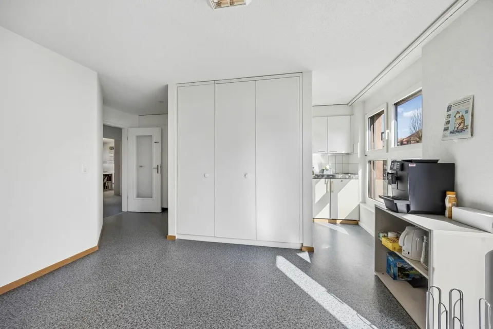 Attractive commercial space with archive room and parking hall – photo 6 of 13