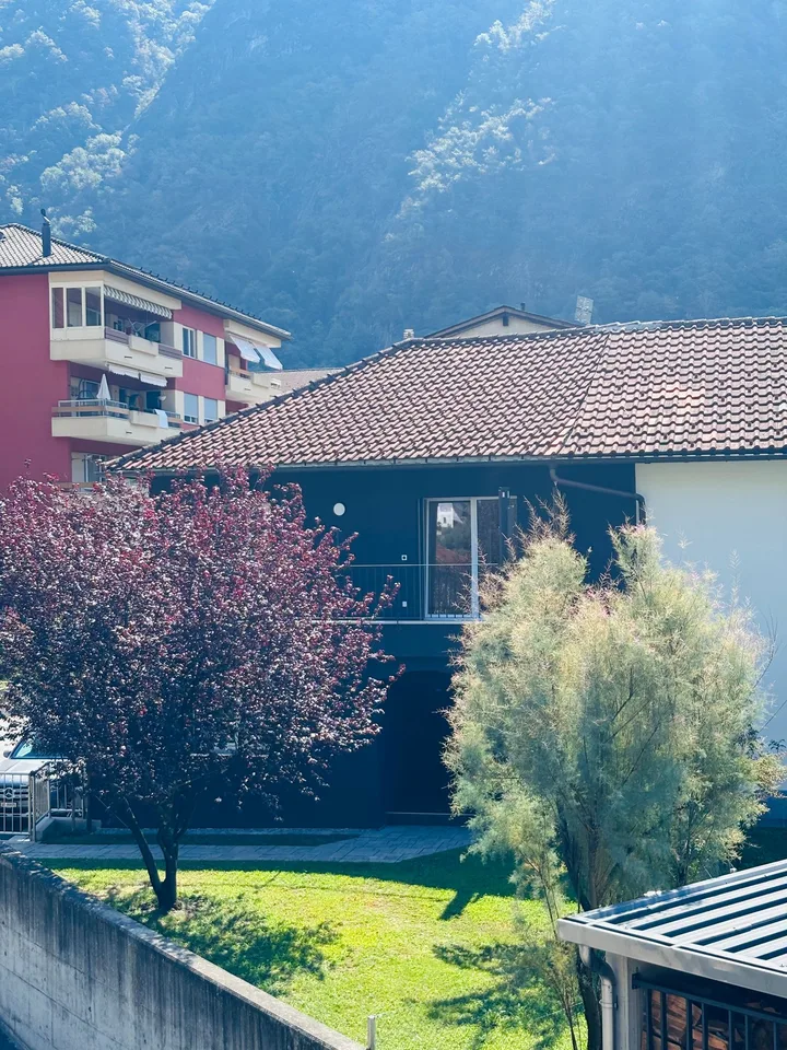 Casa monofamigliare con terrazzo e giardino in centro a Roveredo