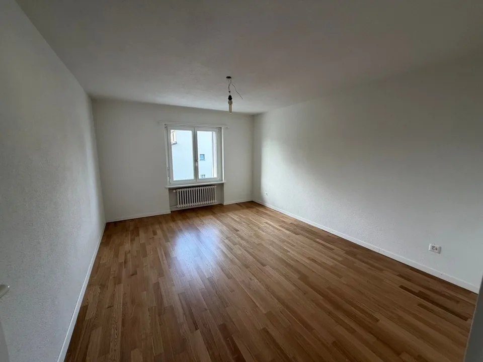 Available now: Bright 3.5-room apartment with balcony in Rüti ZH