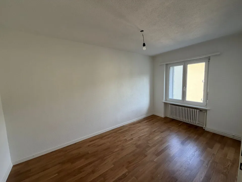 Available now: Bright 3.5-room apartment with balcony in Rüti ZH