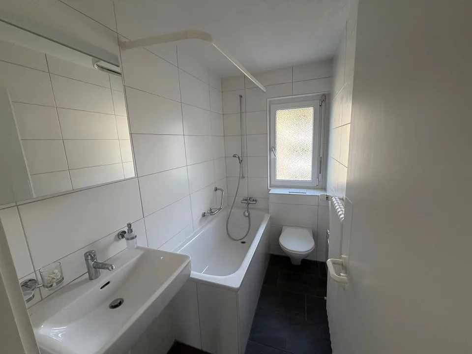 Available now: Bright 3.5-room apartment with balcony in Rüti ZH