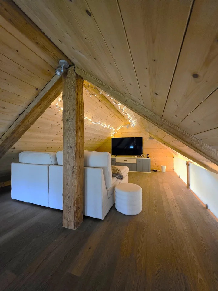 Natural living under the roof – stylish 4.5-room apartment with flair