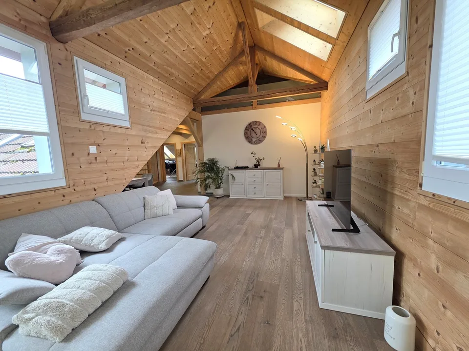 Natural living under the roof – stylish 4.5-room apartment with flair