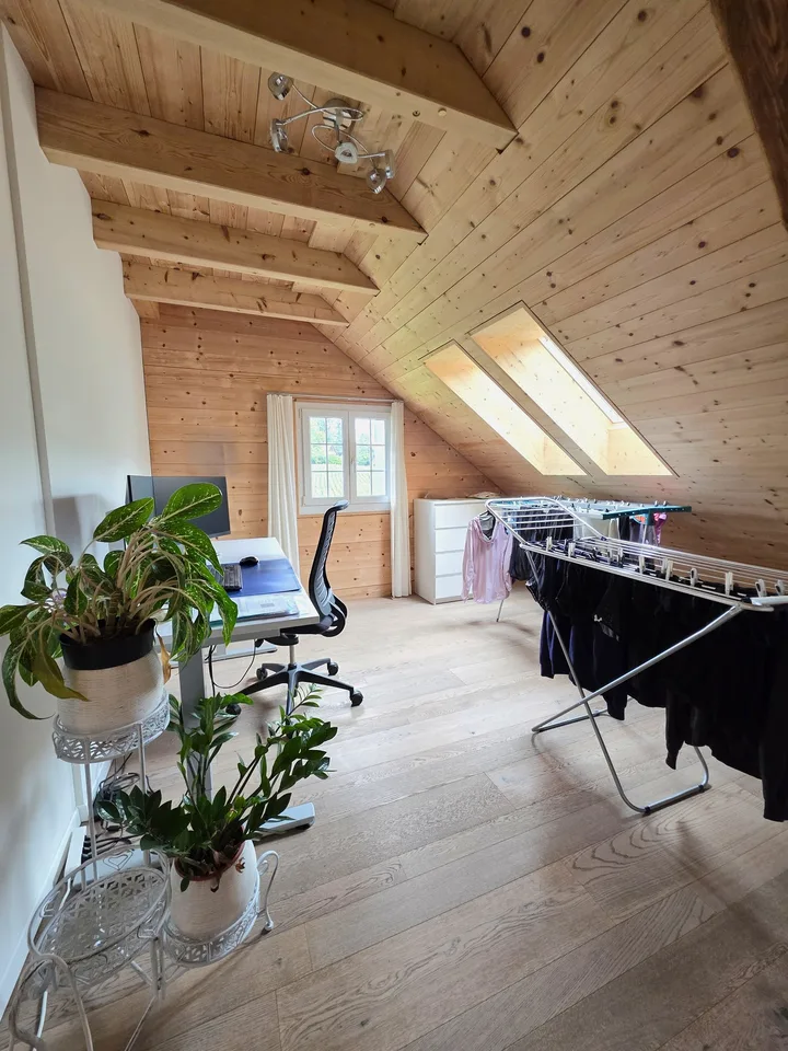 Natural living under the roof – stylish 4.5-room apartment with flair