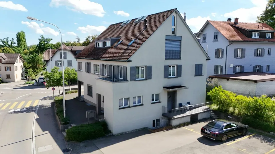 Maison multifamiliale attractive avec réserve de terrain constructible - rendement et potentiel de développement – photo 4 sur 7