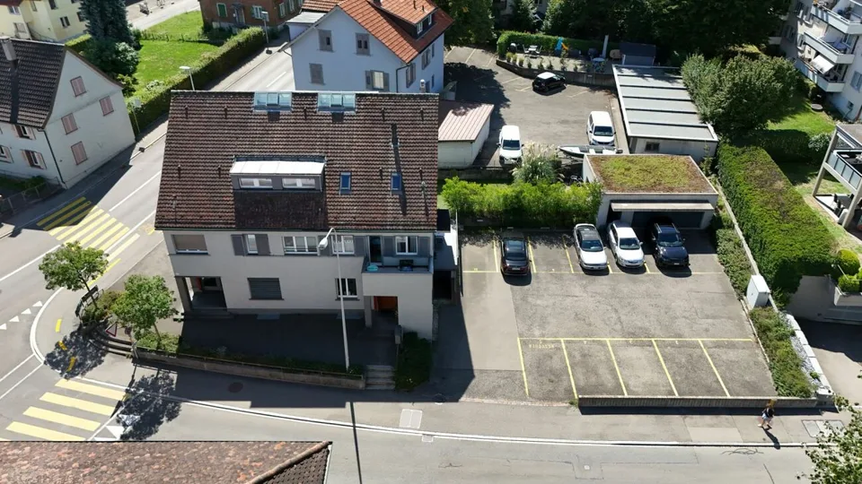 Maison multifamiliale attractive avec réserve de terrain constructible - rendement et potentiel de développement – photo 6 sur 7