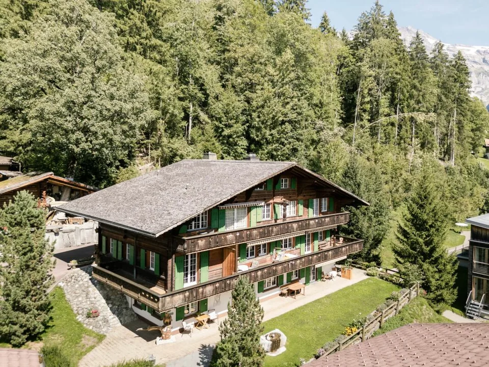 Appartement 5.5 pièces dans le chalet Uf dr Husmatten avec vue sur les montagnes