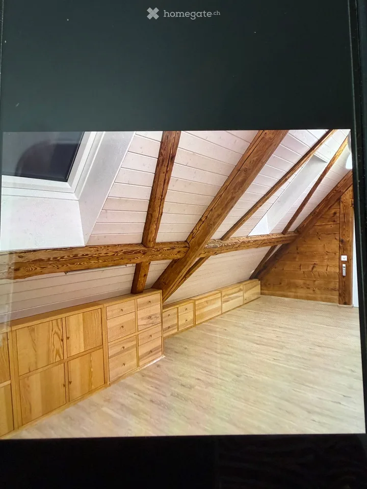 Charmante 1-Zimmer-Dachgeschosswohnung mit Balkon in Deisswil b. Münchenbuchsee