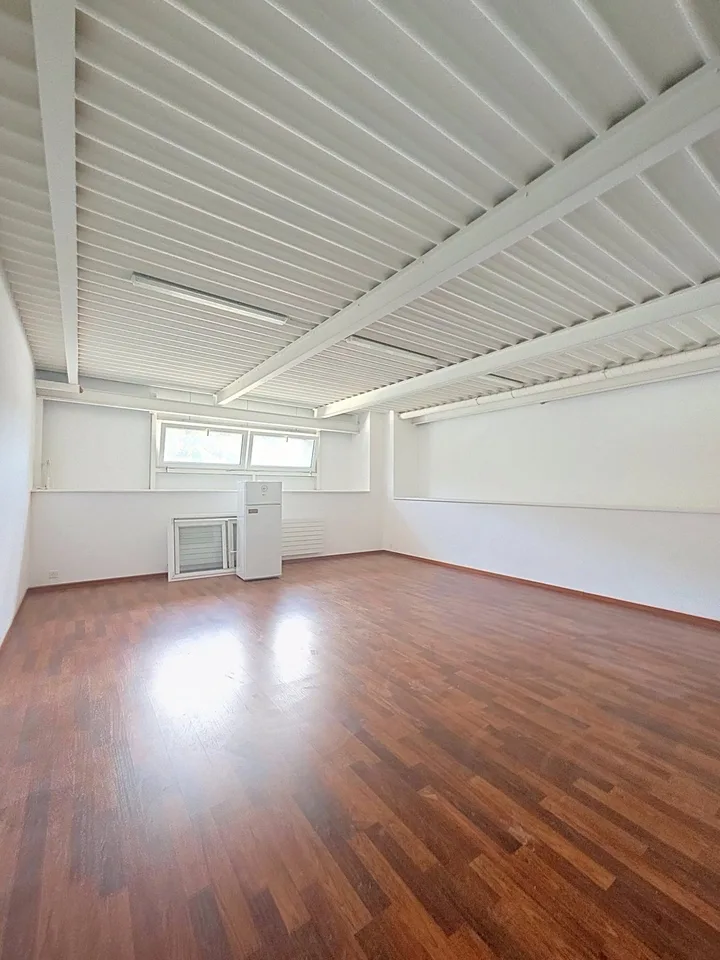 Zu vermieten - Büro / Lagerplatz etwa 33m2 – Foto 2 von 2