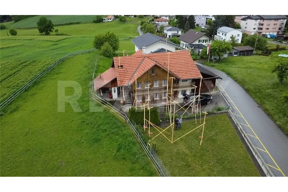 Terrain à bâtir avec construction existante et permis de construire – photo 6 sur 13