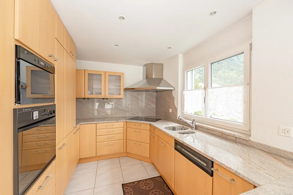 Appartement-Maisonnette 5.5 Pièces dans un Emplacement Résidentiel Attractif – photo 6 sur 13