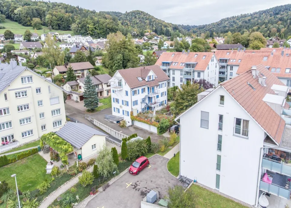 Geräumige 4.5-Zimmerwohnung mit Balkon, Gartensitzplatz und Hobbyraum – Foto 2 von 16