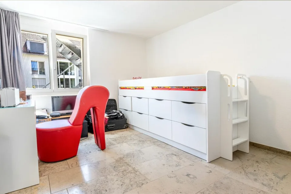 Geräumige 4.5-Zimmerwohnung mit Balkon, Gartensitzplatz und Hobbyraum – Foto 7 von 16