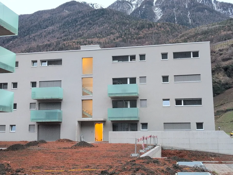 Schöne Gelegenheit! Sehr schönes 3-Zimmer-Apartment mit Terrasse, zu vermieten in Saxon!