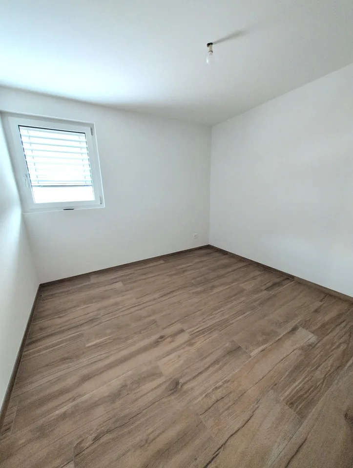 Schöne Gelegenheit! Sehr schönes 3-Zimmer-Apartment mit Terrasse, zu vermieten in Saxon!