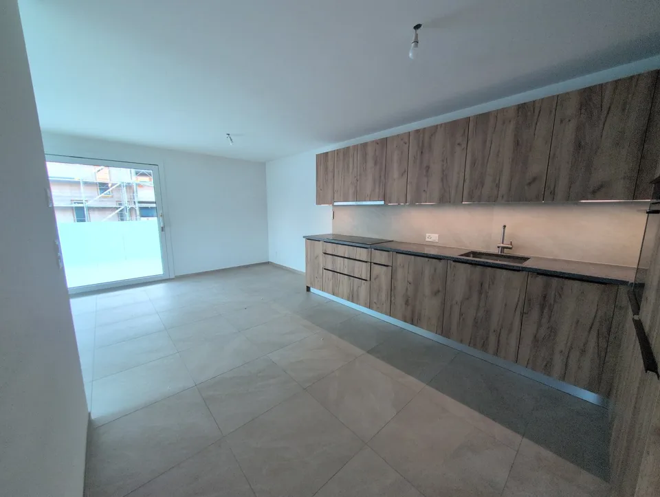 Schöne Gelegenheit! Sehr schönes 3-Zimmer-Apartment mit Terrasse, zu vermieten in Saxon!
