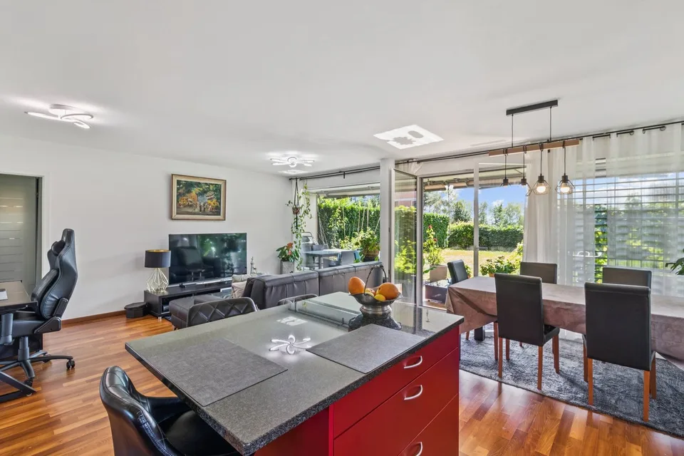Helles 3.5-Zimmer-Wohnung mit 100 m² Garten. – Foto 4 von 26