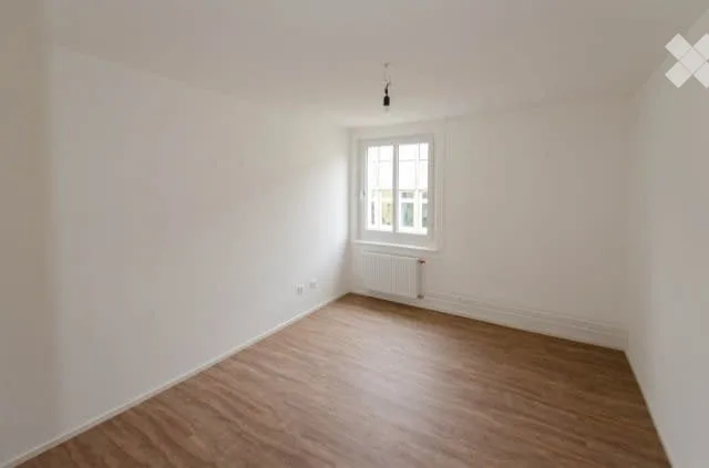 Hübsche,helle Wohnung direkt am Bahnhof Würenlos