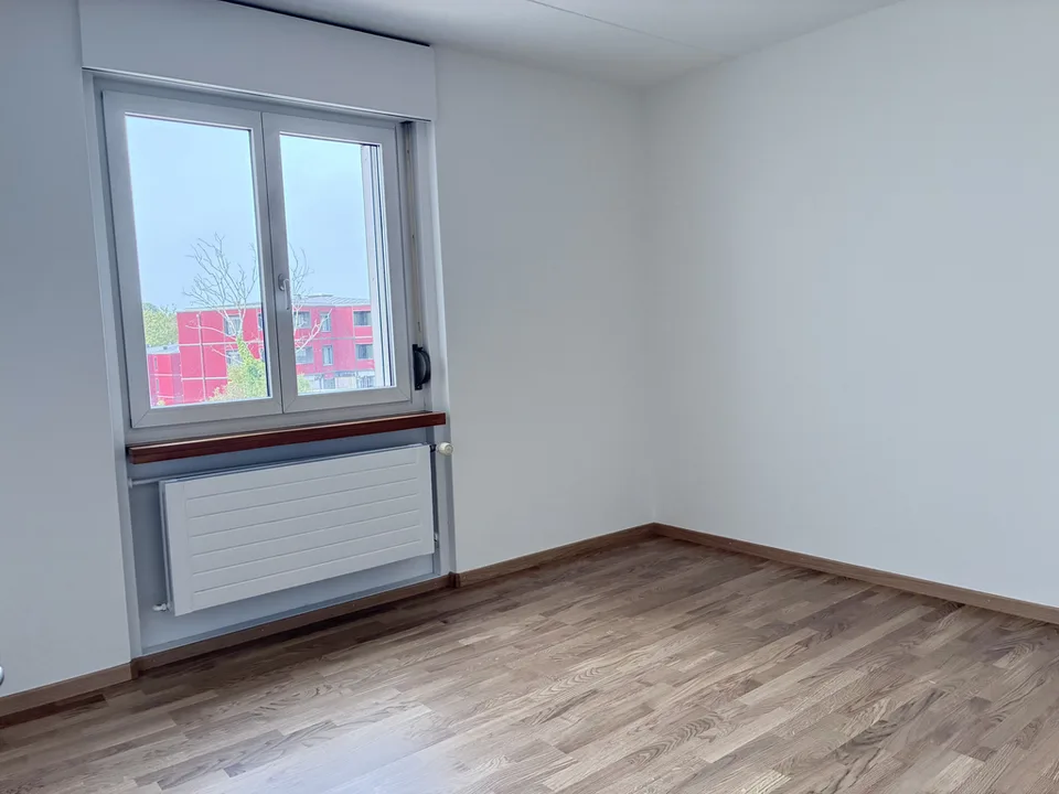 4 1/2-Zimmerwohnung mit 2 Nasszellen und Balkon – Foto 16 von 18