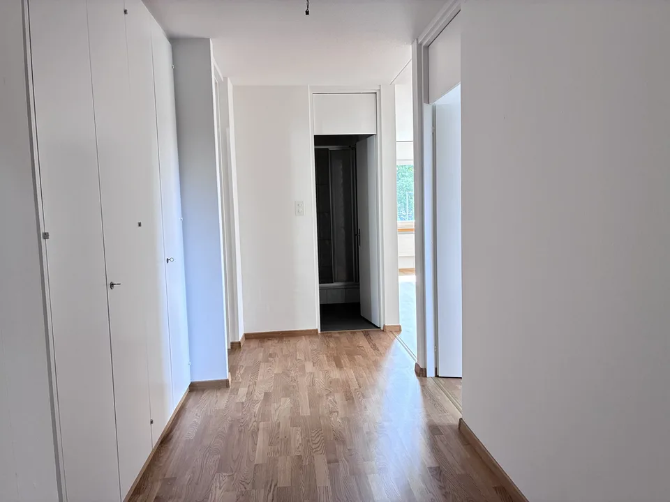 4 1/2-Zimmerwohnung mit 2 Nasszellen und Balkon – Foto 15 von 18