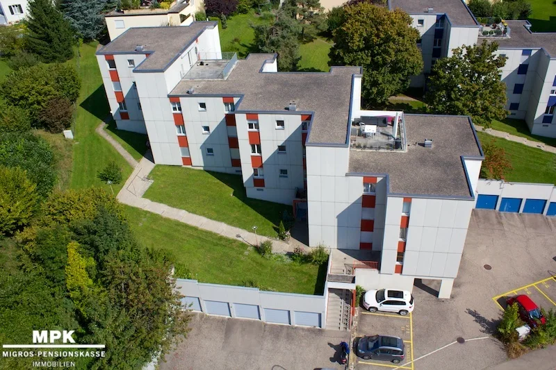 4 1/2-Zimmerwohnung mit 2 Nasszellen und Balkon – Foto 10 von 18