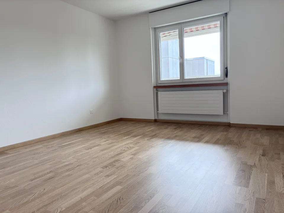 4 1/2-Zimmerwohnung mit 2 Nasszellen und Balkon – Foto 17 von 18