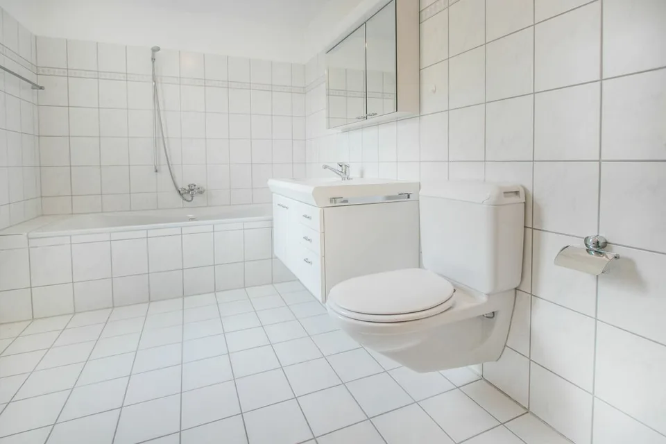 5.5-Zimmer-Dachmaisonettewohnung mit zwei Balkonen und einer Garagenbox – Foto 7 von 17