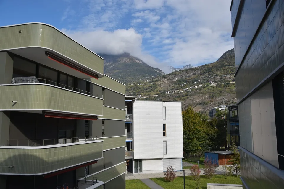 Moderne 3.5-Zimmerwohnung - 5 Min. von Lonza