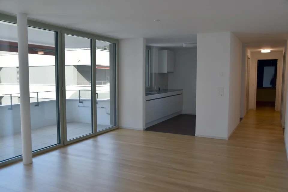 Moderne 3.5-Zimmerwohnung - 5 Min. von Lonza