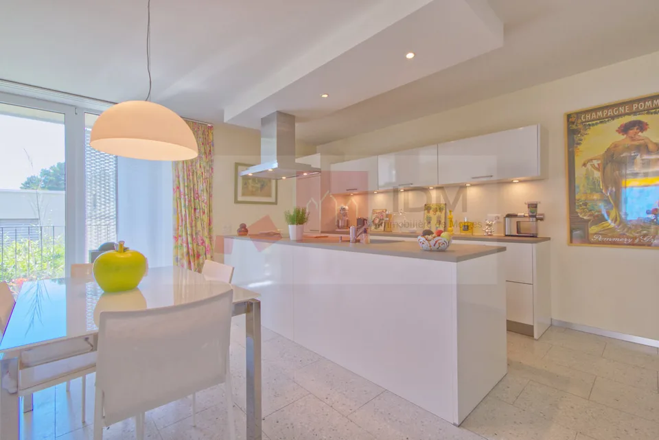 Wohnung mit 4.5 Zimmern und herrlichem Blick – Foto 3 von 3