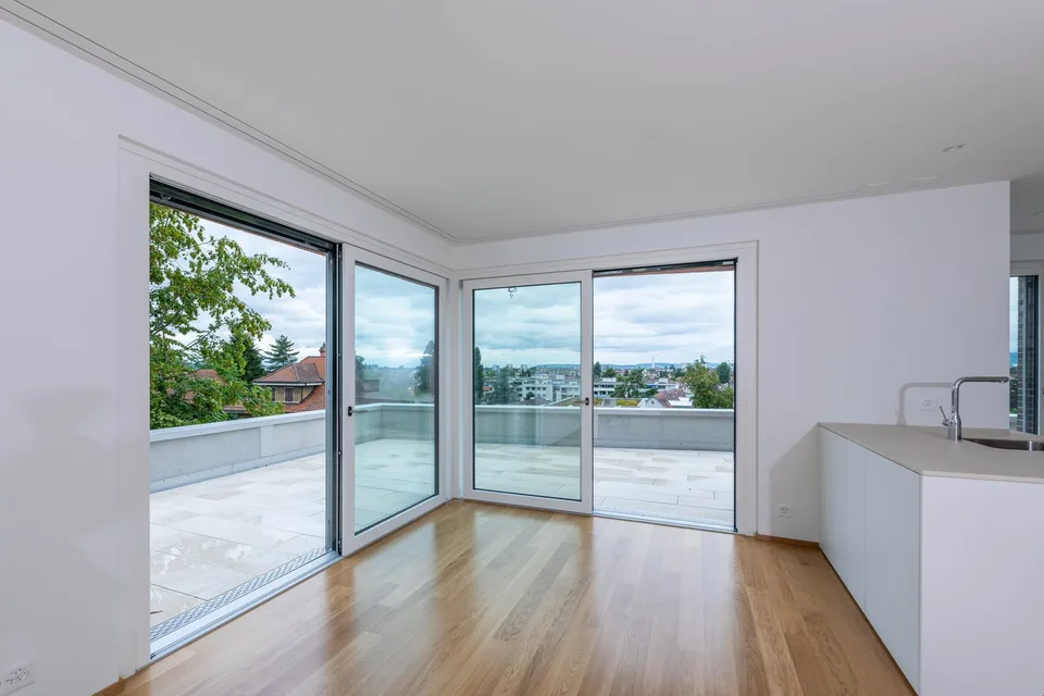 Incantevole appartamento mansardato di 3,5 locali con vista panoramica a Binningen – foto 10 di 12