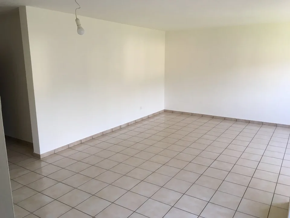 Grand appartement 4 pièces avec balcon à Stabio