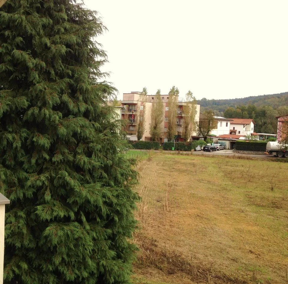 Grand appartement 4 pièces avec balcon à Stabio