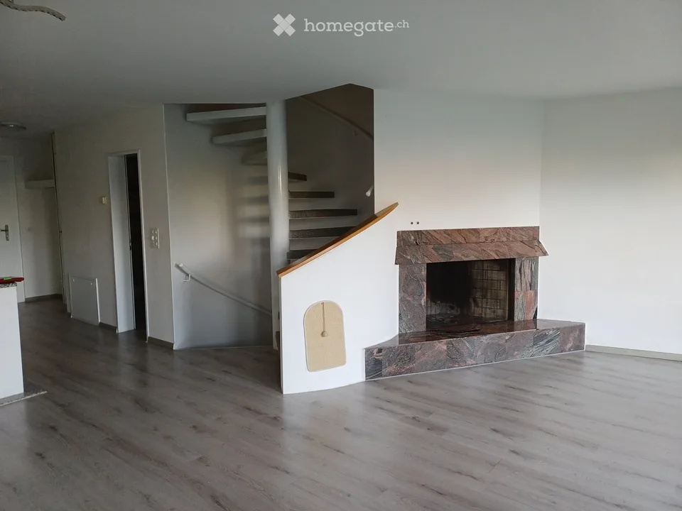 Charming 4.5-room maisonette apartment in Dürnten – available immediately