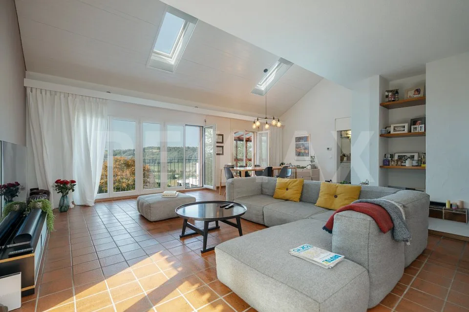 Freistehendes 6½-Zimmer-Einfamilienhaus mit viel Charme und Weitblick zu vermieten