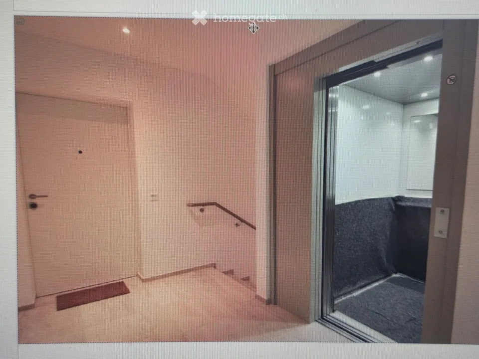 Appartamento moderno 2.5 locali con balcone e vista splendida a Caslano