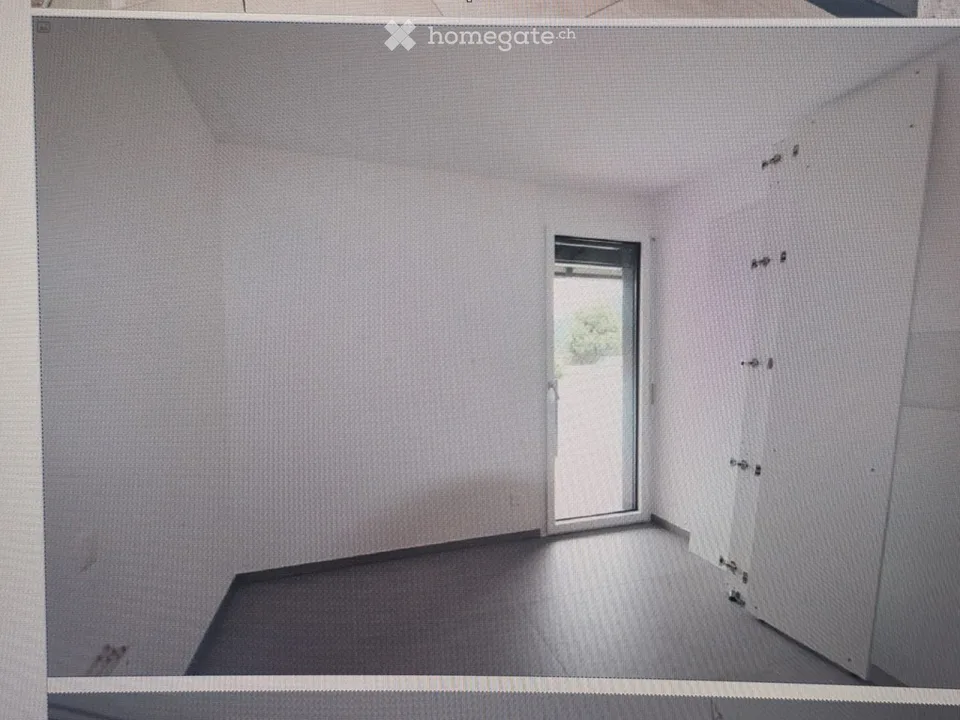 Appartamento moderno 2.5 locali con balcone e vista splendida a Caslano