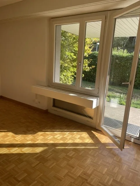 Gemütliches 1.5-Zimmer-Studio mit Sitzplatz in Uitikon