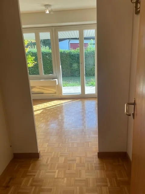 Gemütliches 1.5-Zimmer-Studio mit Sitzplatz in Uitikon