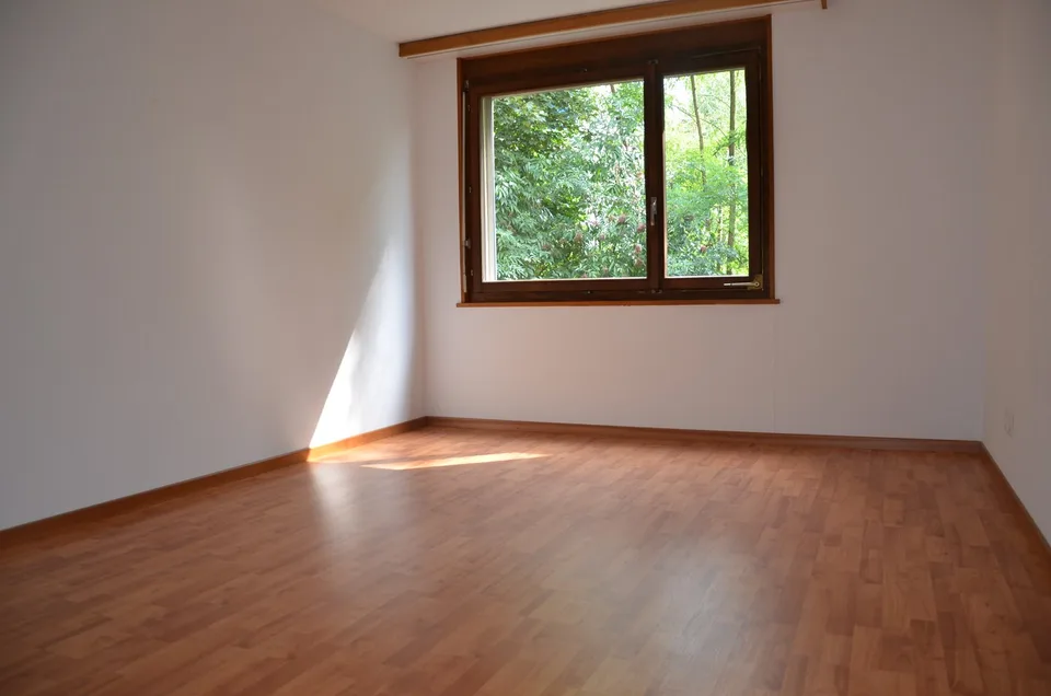 Spacious 4.5-room apartment in central location with sunny balcony