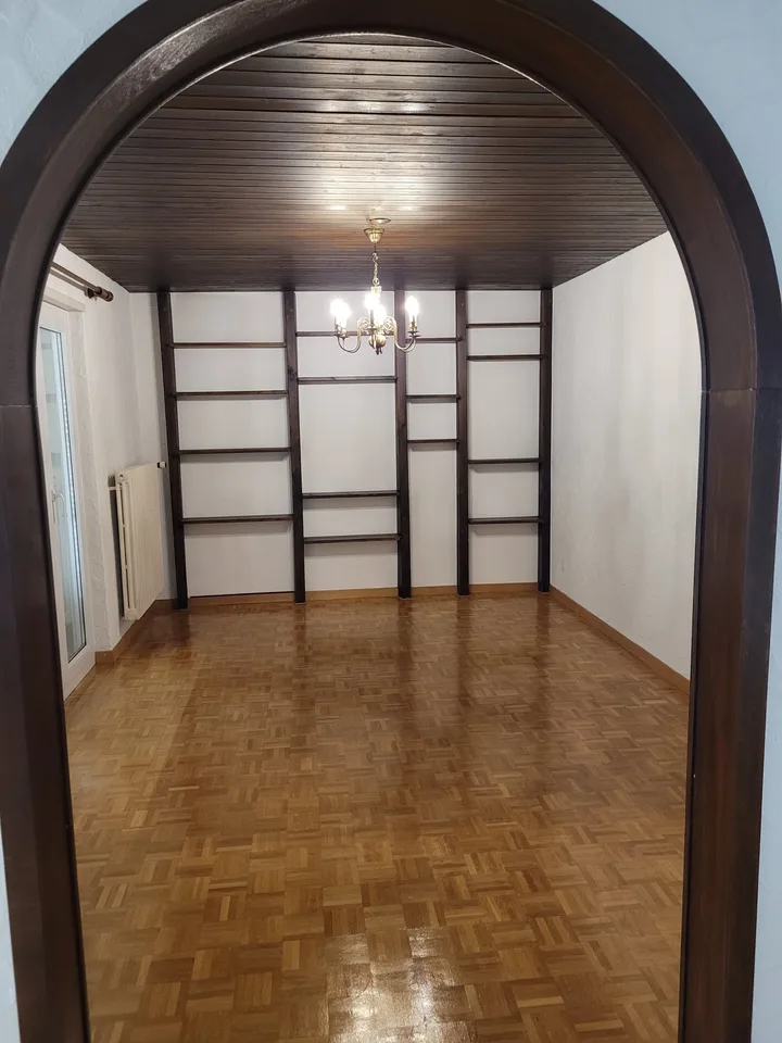 Charming 5.5-room apartment with gallery and plenty of character