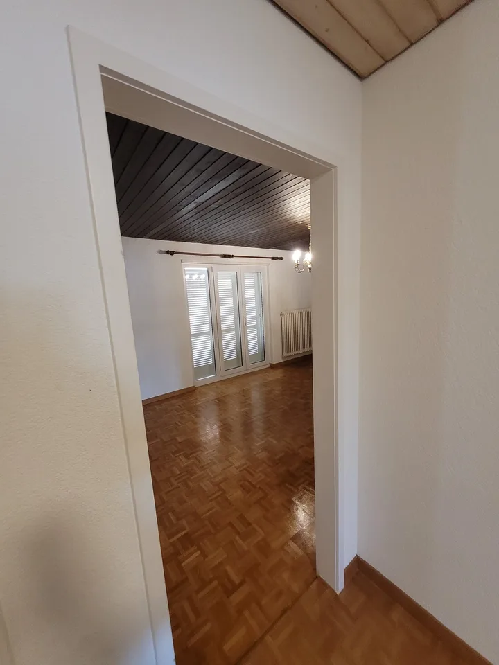 Charming 5.5-room apartment with gallery and plenty of character